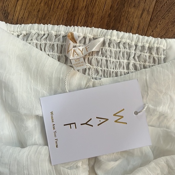 NWT Wayf Woman’s White Top Size XS - Picture 4 of 6